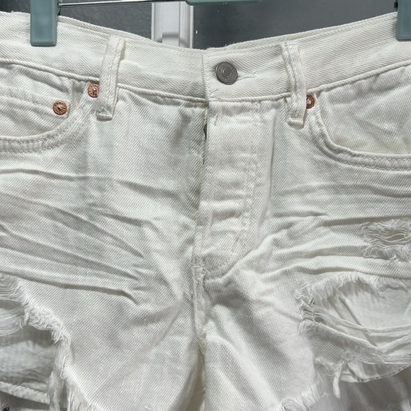 NWT Free People We The Free Living Good Vibrations White Denim Cutoff Shorts - Picture 3 of 11